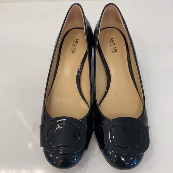 *SOLD* Michael KORS Black Patent Heel Shoes Sz 8.5 - Picture 2 of 11